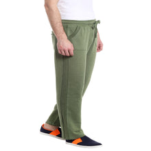 Masculino Latino Men Green Track Pants